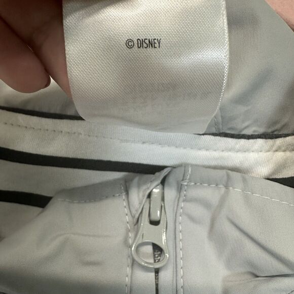 Disney Parks Pirates of the Caribbean Windbreaker Womens‎ XXL 2X Gray Crossbones - Picture 9 of 13